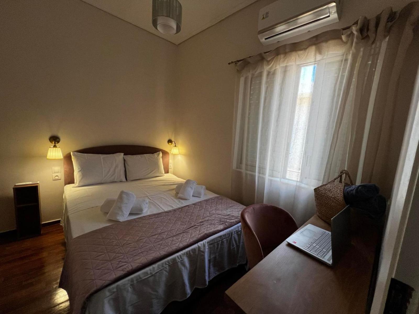 Thouria Agora Suites 1 Каламата Экстерьер фото